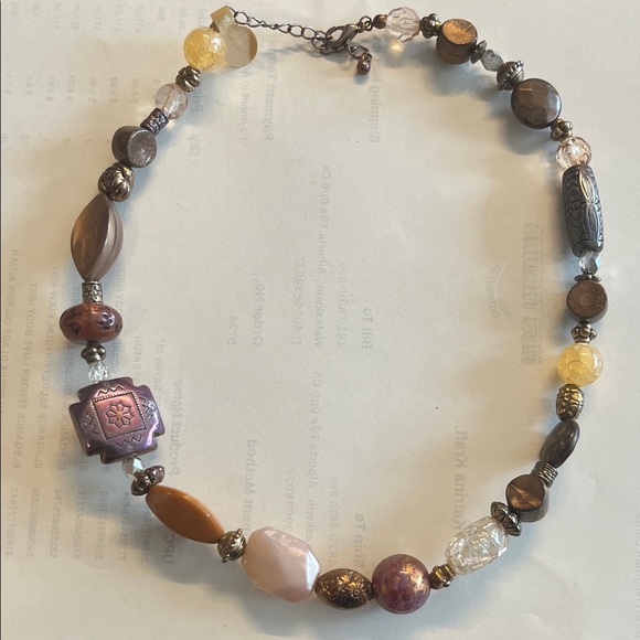 Jewelry - Elegant Multicolor Beaded Necklace